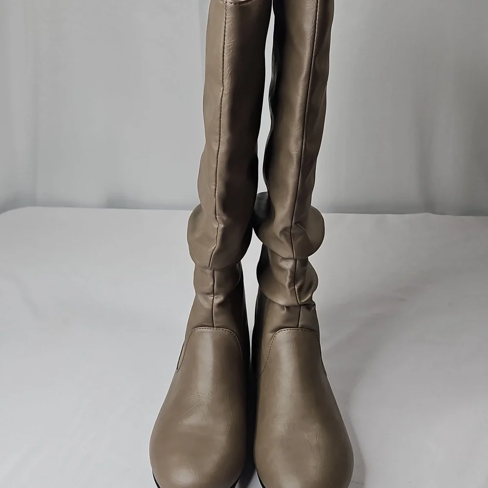 Journee Collection Jayne-Tau Wide Calf Beige Riding Boots Size 8 NWT